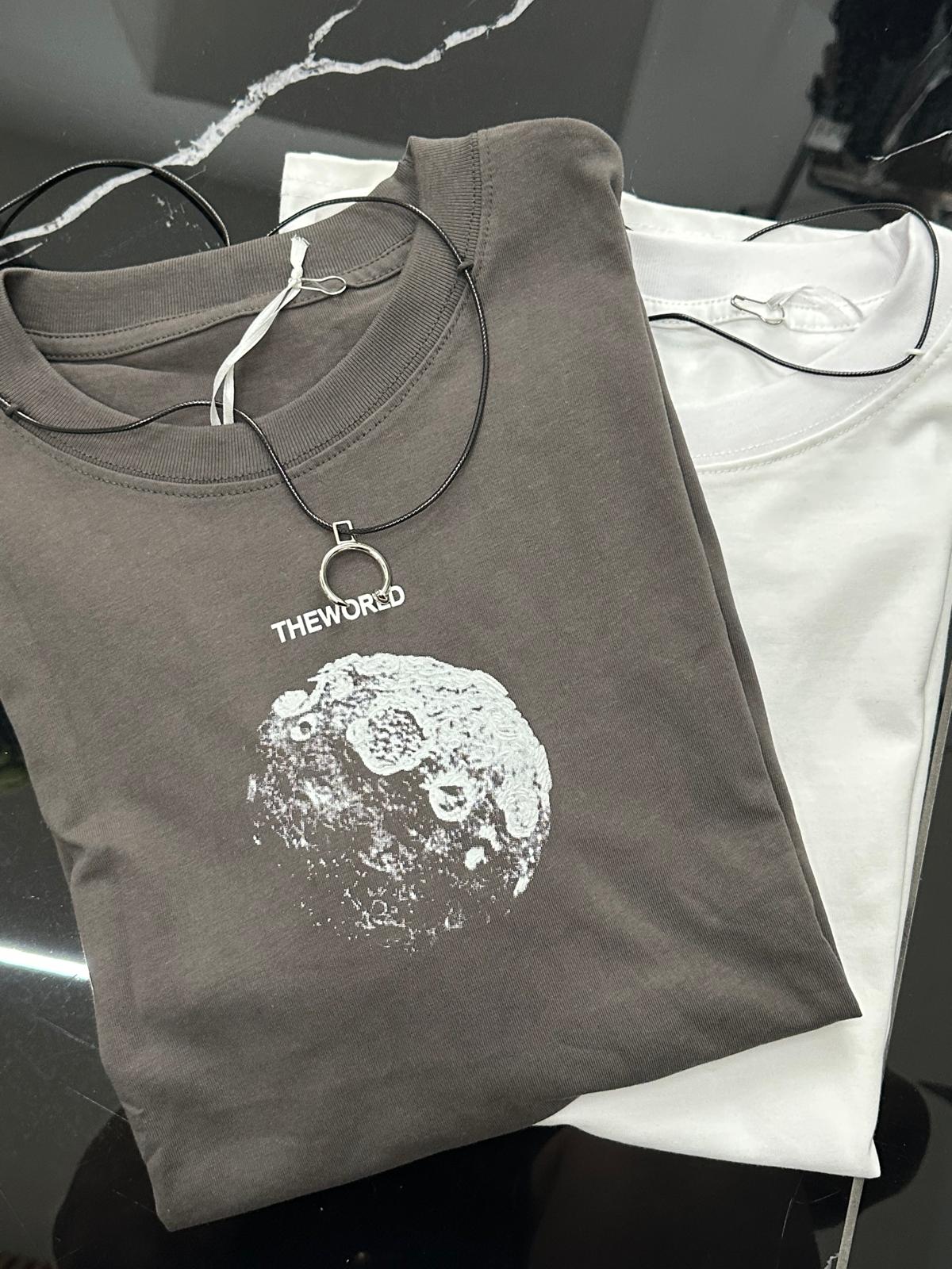 T-SHIRT THE MOON