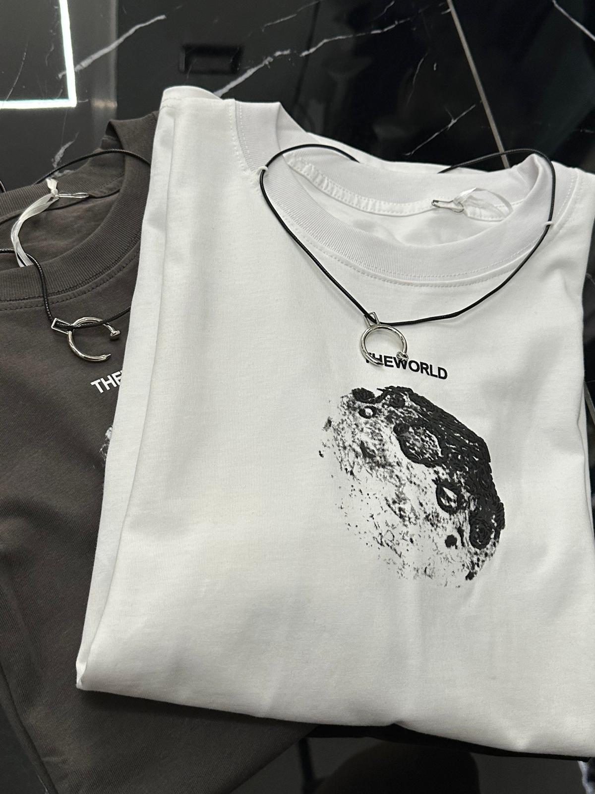 T-SHIRT THE MOON